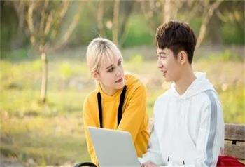 天津口語(yǔ)翻譯淺析同聲傳譯是什么意思？